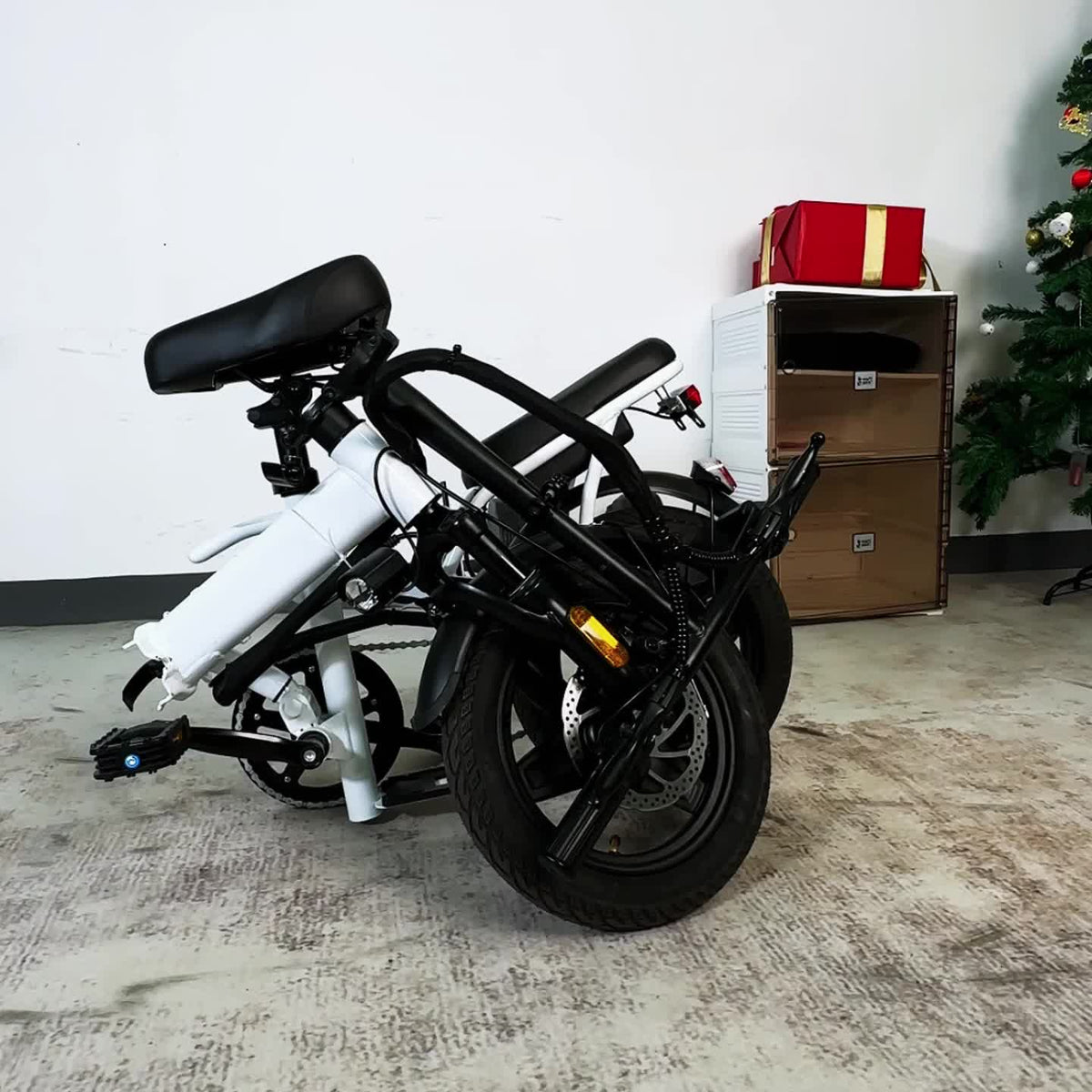 Fast Speed Folding Electric Bike Folding Electric Bike - Powerful Motor, Fast Speed, 14-inch Tires, Commuter-friendly, Light Weight, Long-lasting Battery
